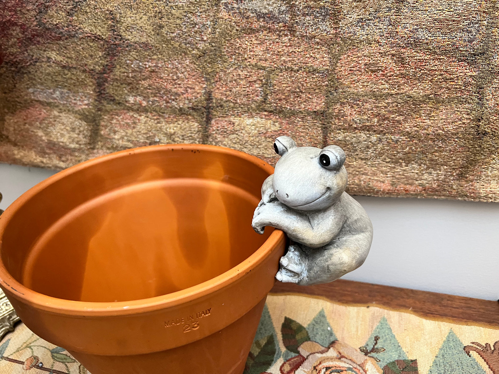  Large Hanging Pot Sitter - Frog