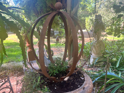  Rust Topiary Ball Trainer - Medium