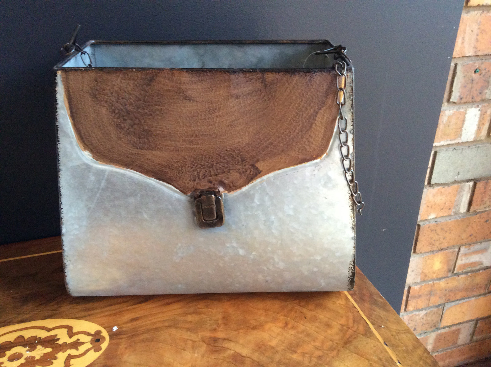  Galvanised-Rust Handbag Planter with chain