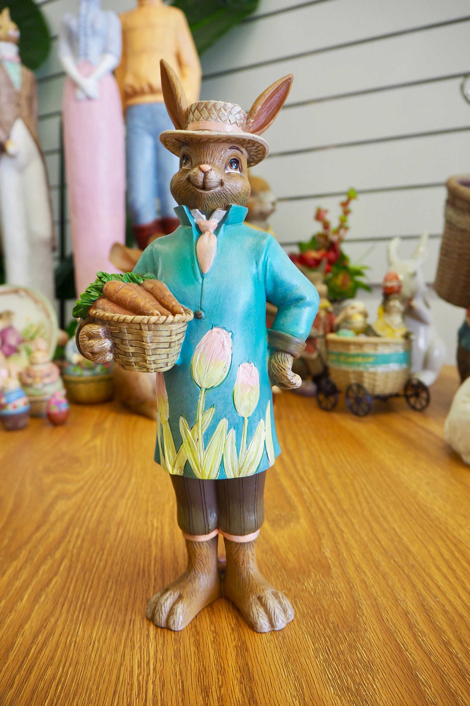  Easter Decorations - Mr Rabbit Statue With Carrots