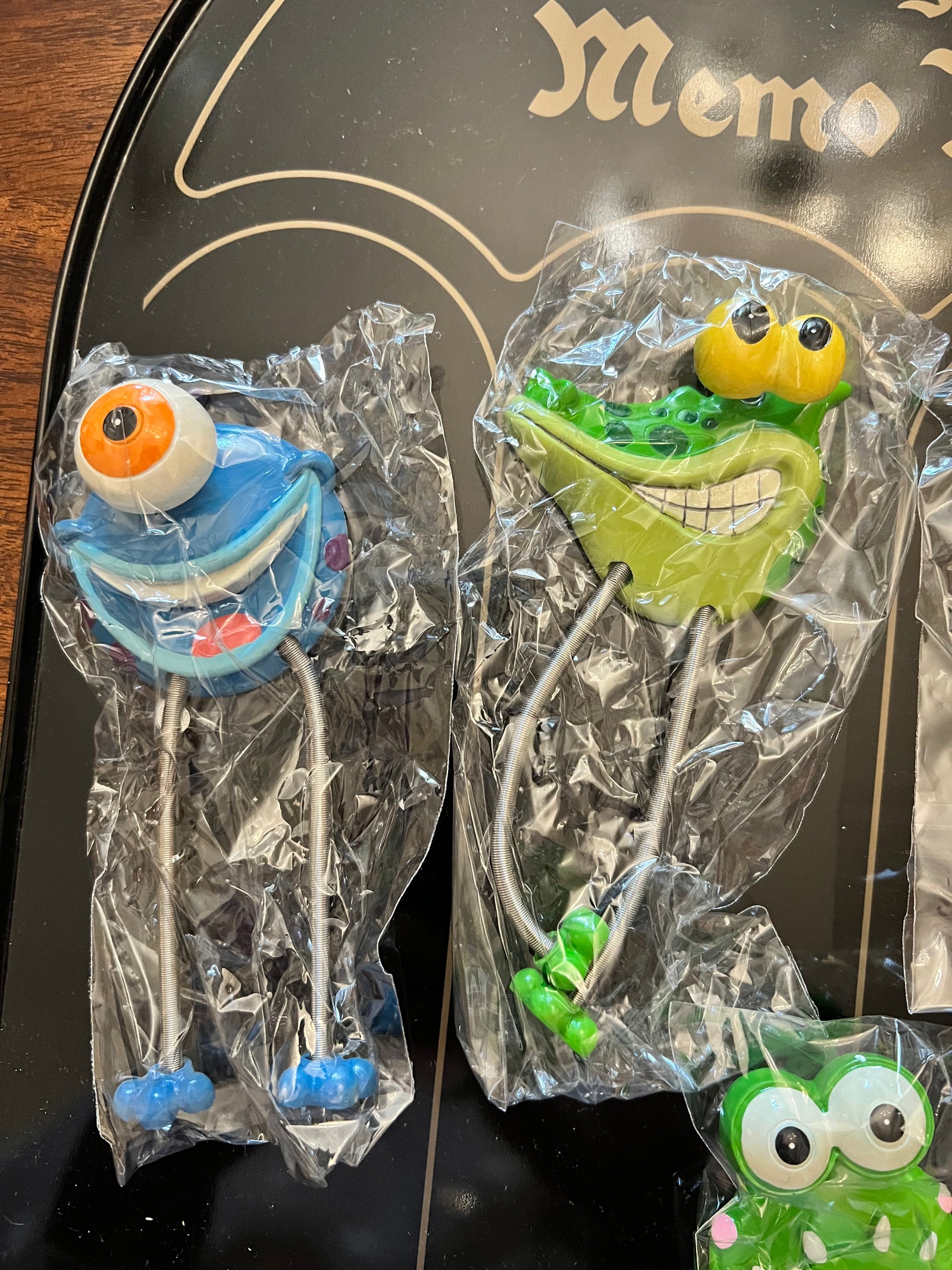  Monster stretch legs magnets