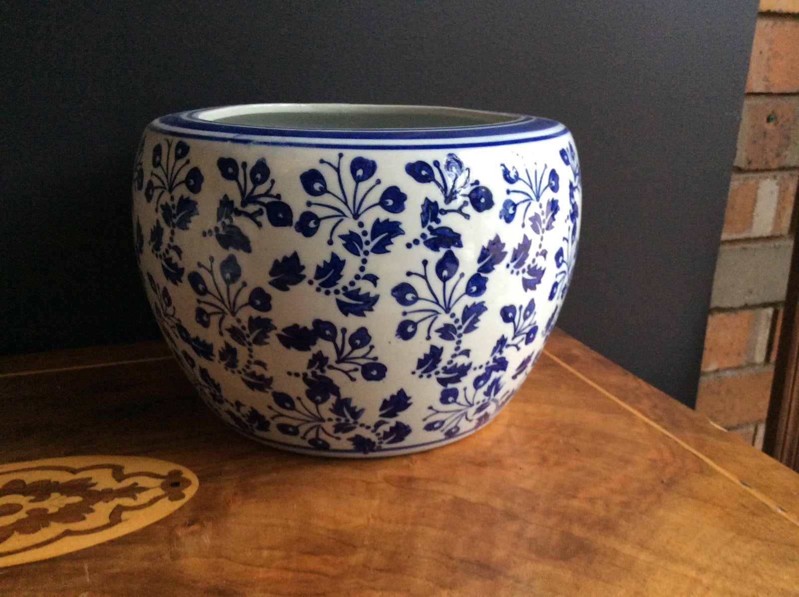  Miscale large Pot