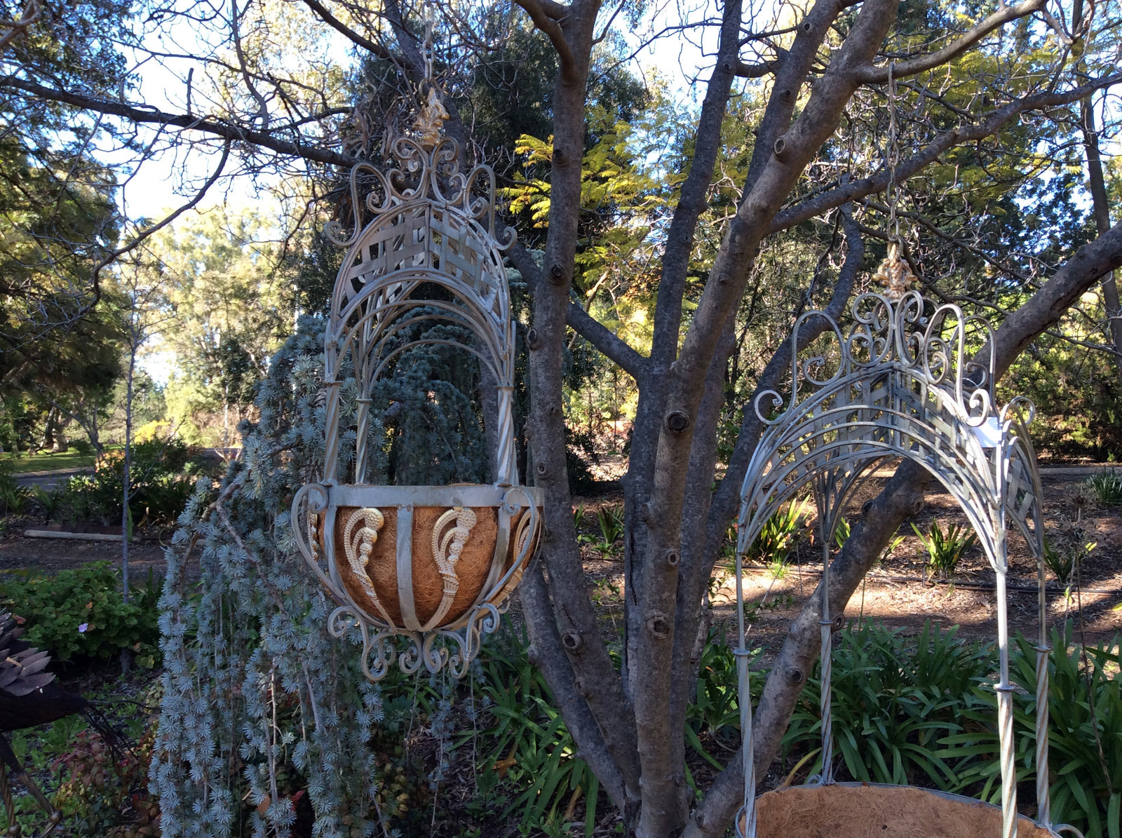  Set of 2 Victorian Style Hanging Baskets