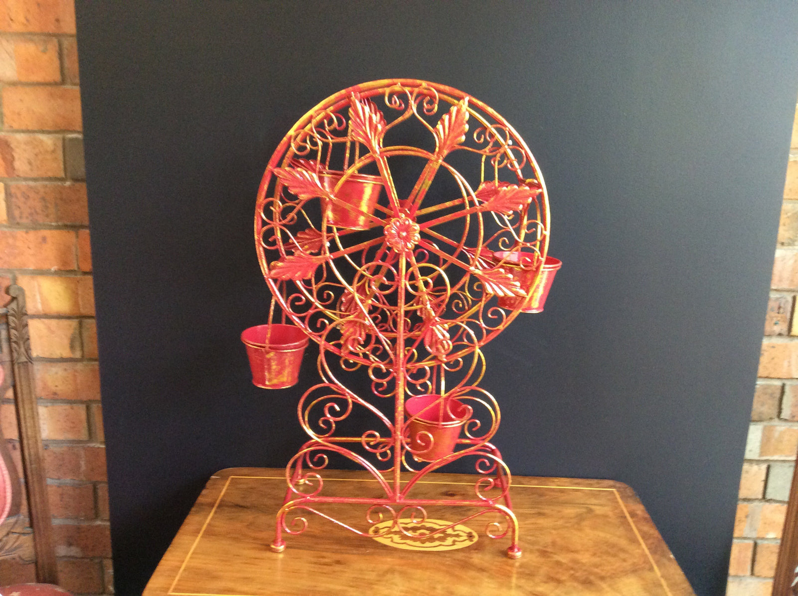  Christmas Red/Gold  68cm Ferris Wheel