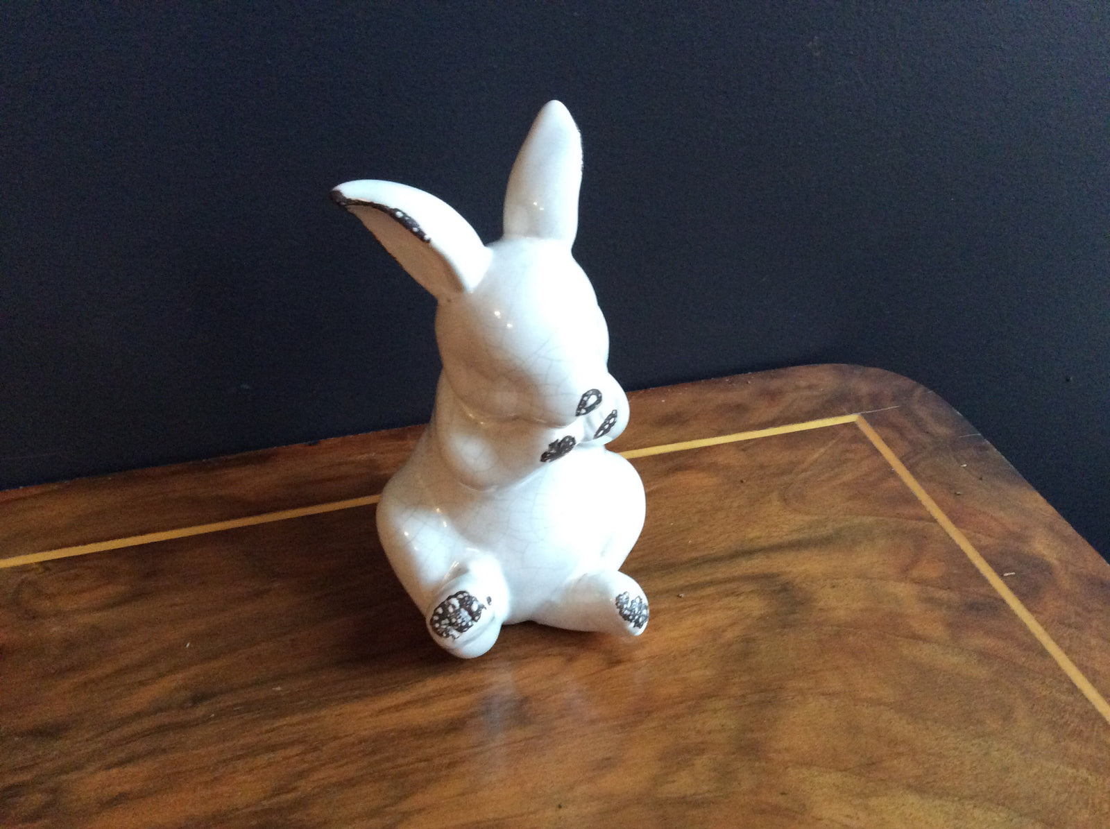  Contented White Crackle Glaze Rabbit