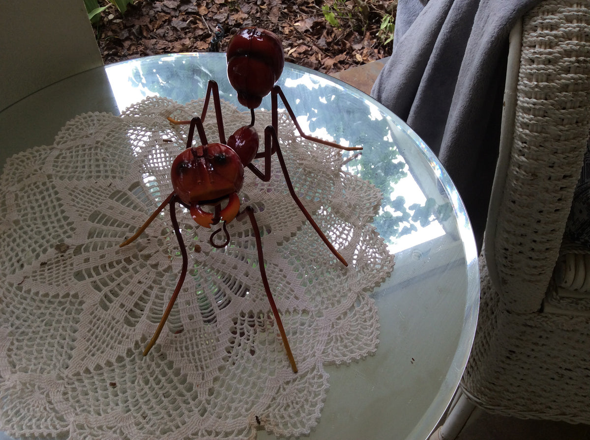  Large Metal Ant Walking - Red