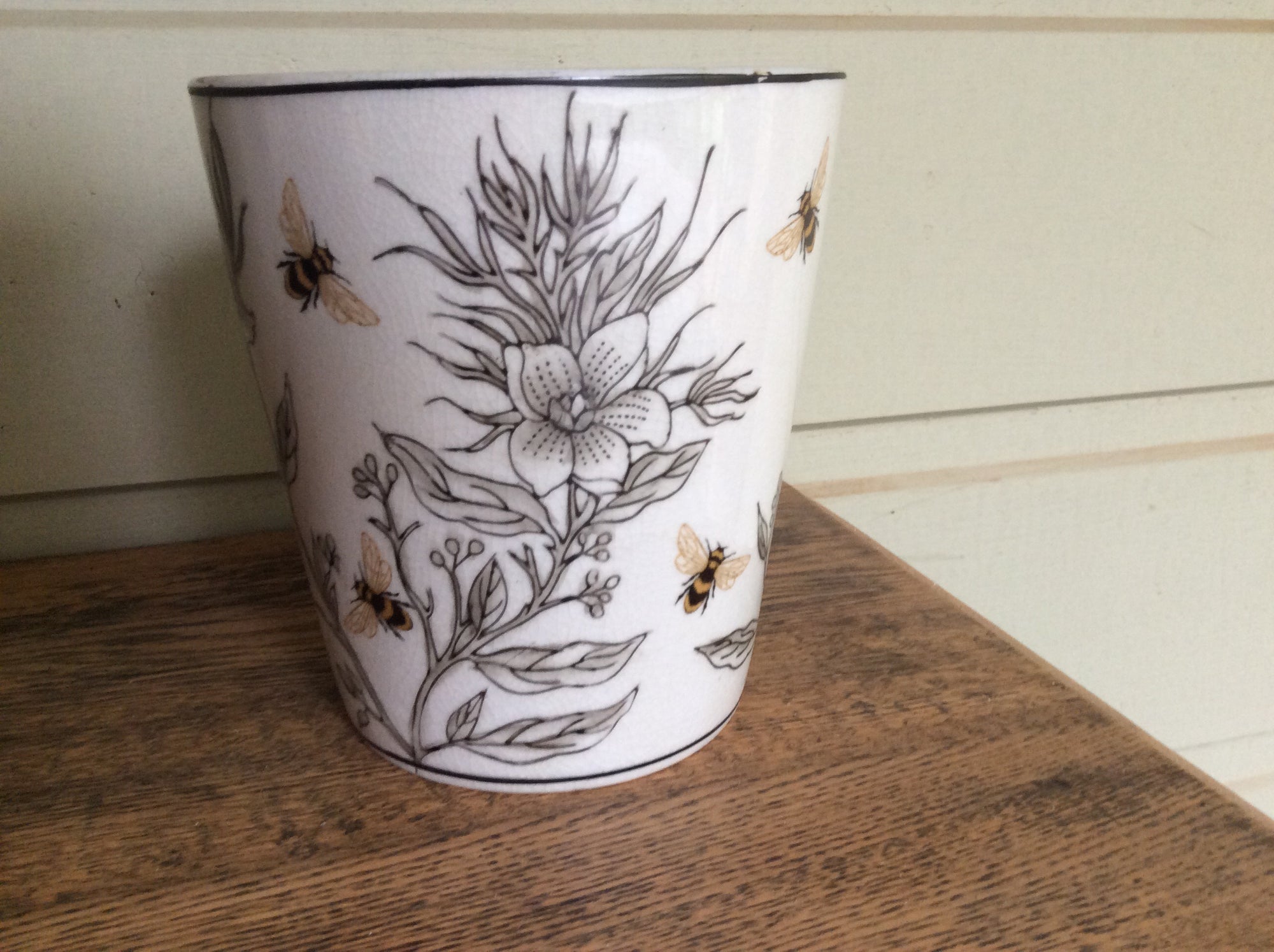   Fleaurs Aux Abeilles Tapered Pot