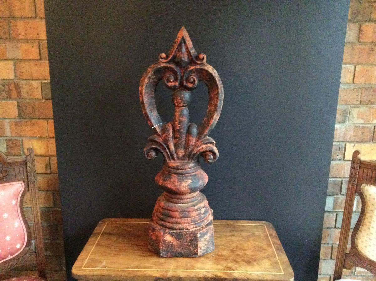  Large Rust Finial Decor in Resin