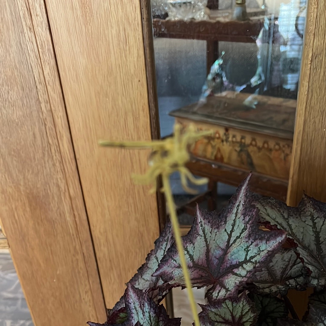  Metal Wire Bee on Stick - Small