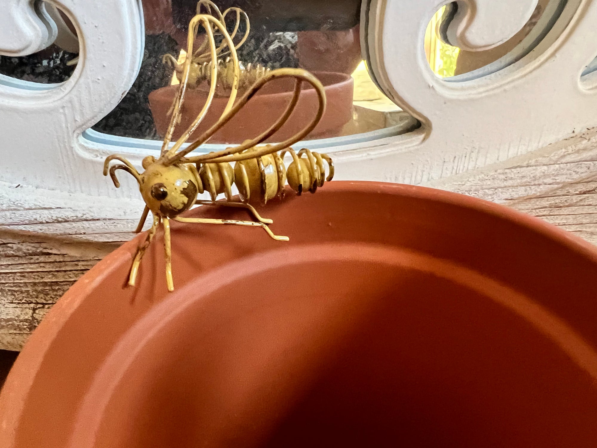   Wire Bee - Large