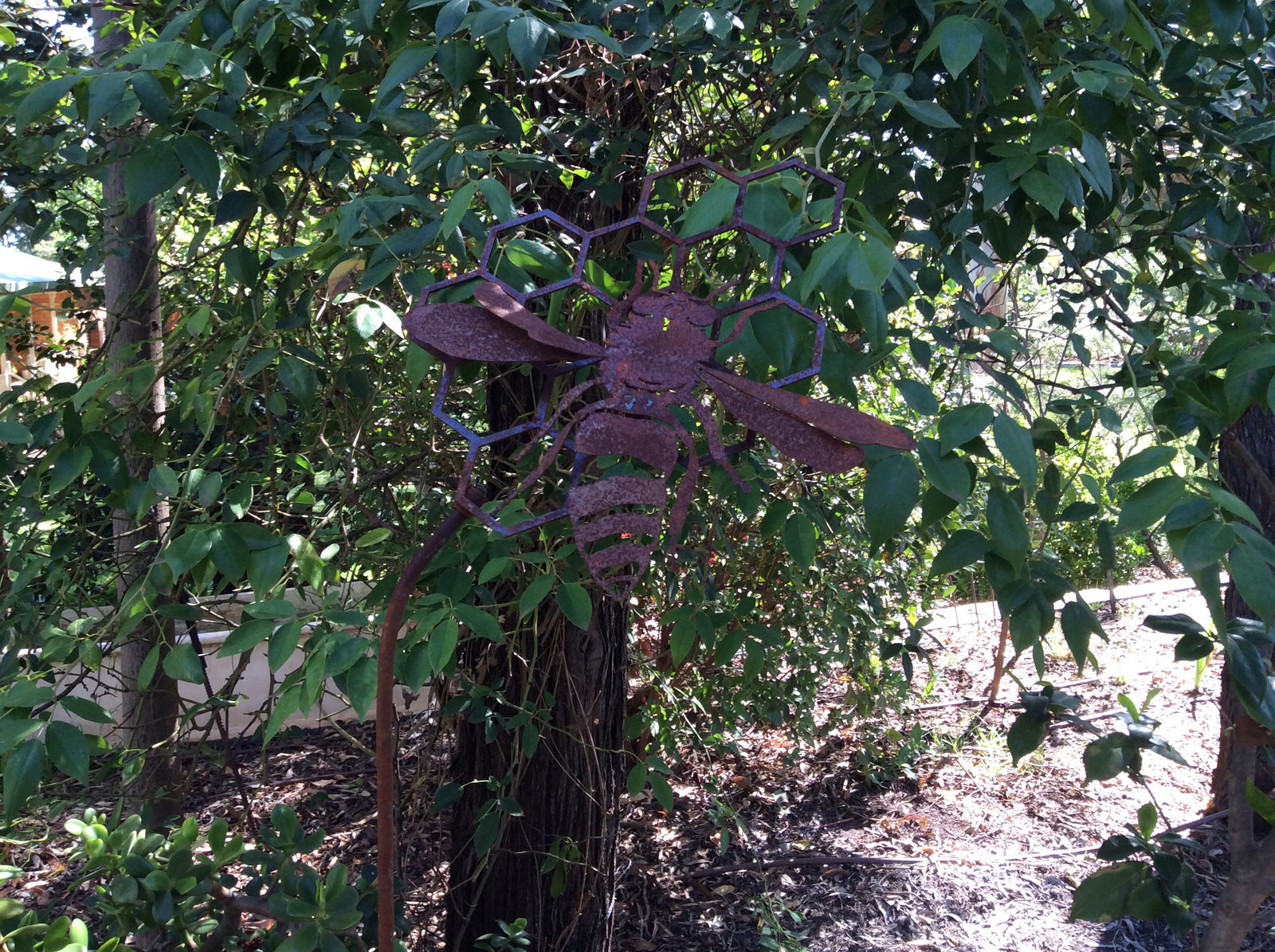  Rust Bee Honeycomb Stake